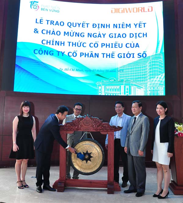 Ngày[-]03/08/2015,[-]cổ[-]phiếu[-]của[-]Công[-]ty[-]Cổ[-]phần[-]Thế[-]Giới[-]Số[-]-[-]Digiworld[-]chính[-]thức[-]niêm[-]yết[-]tại[-]Sở[-]Giao[-]dịch[-]Chứng[-]khoán[-]TP.[-]Hồ[-]Chí[-]Minh